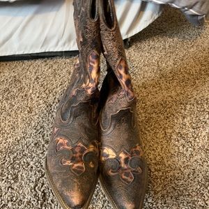 Laredo cheetah cowgirl boots